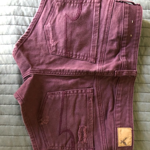 Maroon short distressed American Eagle shorts - Picture 2 of 2
